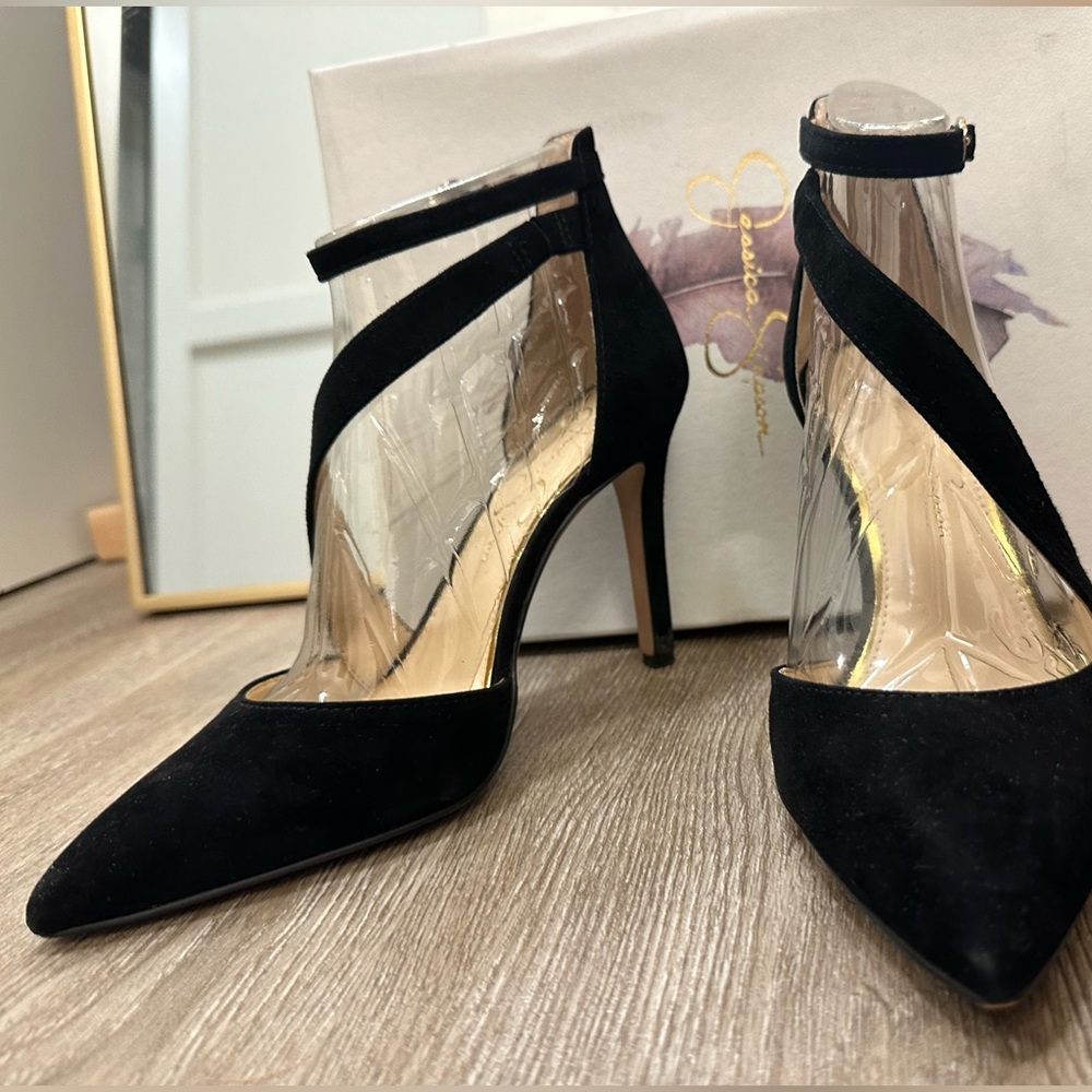 Jessica Simpson dress pumps.